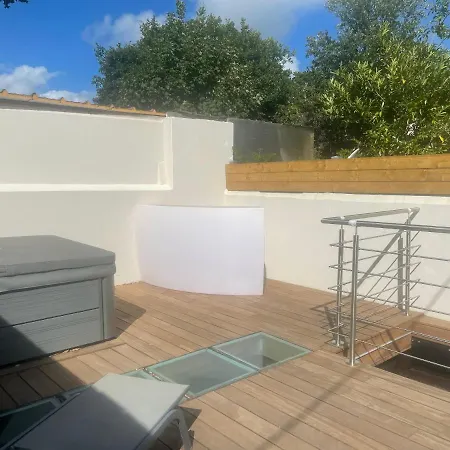 Maison بورنيشّيه
